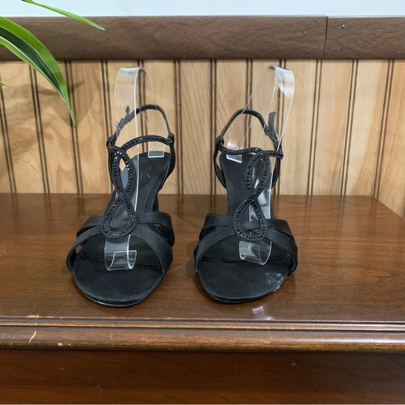 Metaphor Grace Black Rhinestone Formal Kitten Heel (10) - Picture 5 of 9